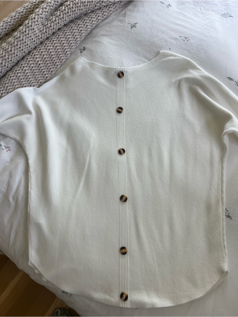 Women’s Cream Button-Back Knit Top